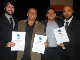 Os vencedores do 2° lugar no Premio Latino-Americano de Periodismo de Investigación, da Gazeta do Povo